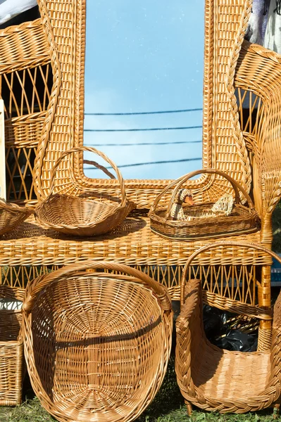 Textura, pozadí. Proutěné zboží z vrbových proutků. Koše, ch — Stock fotografie