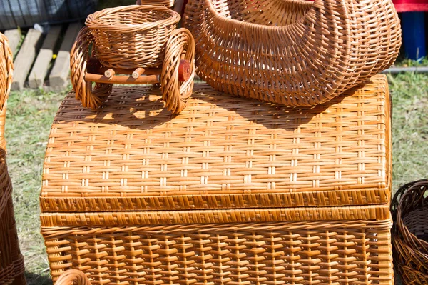 Texture, background. Wicker items from willow twigs. Baskets, ch — Stock Photo, Image