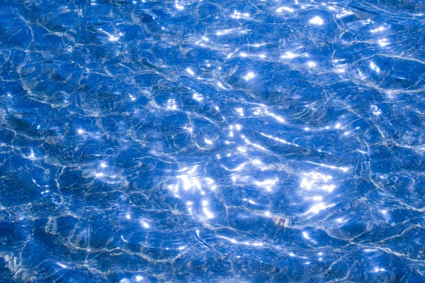 Sfondo Texture Acqua Piscina Fotografata Controluce Bagliore Del Sole Sulle — Foto Stock