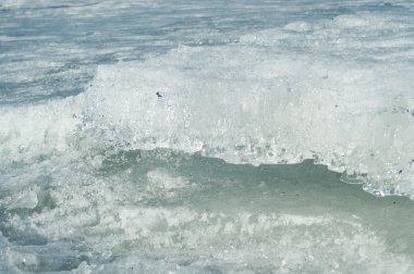 doku. buz. Donmuş buz Nehri üzerinde.