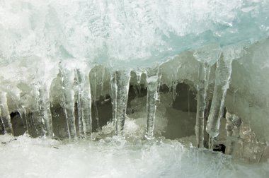 doku. buz. Donmuş buz Nehri üzerinde.