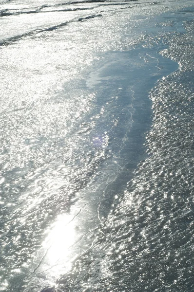 Textur. Eis. gefrorenes Eis auf dem Fluss. — Stockfoto