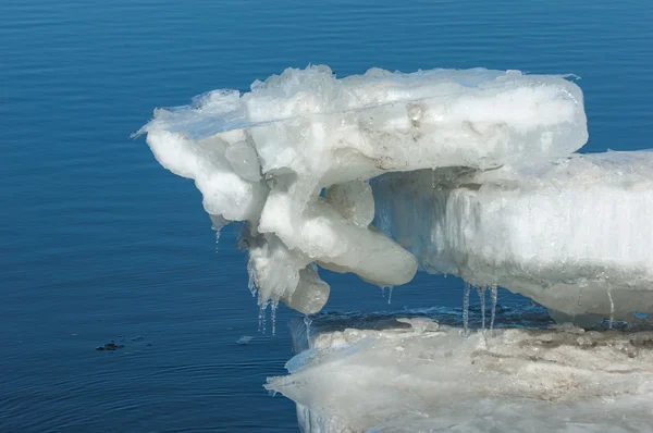 Inondazioni Primaverili Acqua Ghiacciata Inizio Primavera Sul Fiume Russia Tatarstan — Foto Stock