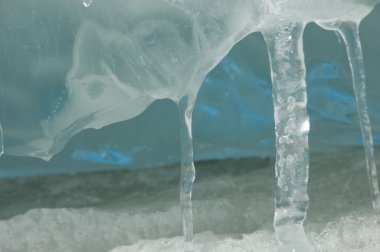 doku. buz. Donmuş buz Nehri üzerinde.