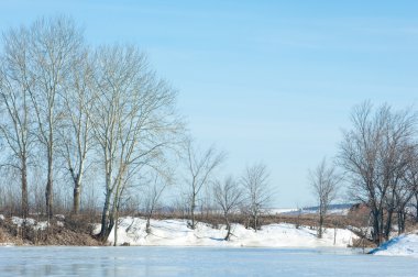 Donmuş gölün bahar. Bahar buz
