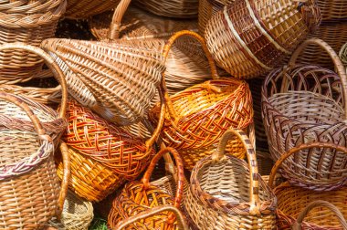 Willow twigs dokuma sepetleri. bir tutmak için kullanılan kapsayıcı veya araba