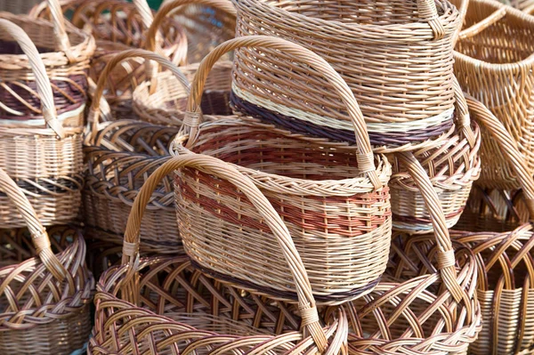 Texture, background. Wicker items from willow twigs. Baskets, ch — Stock Photo, Image