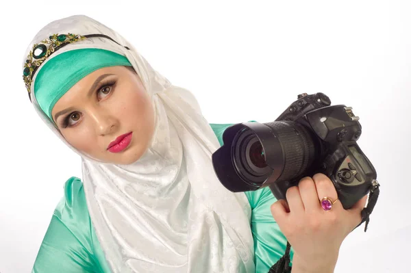 Hijab. De islamitische hoofddoek voor vrouwen en de algemene kleding, — Stockfoto