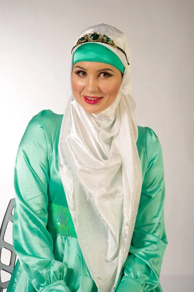 Hijab Islamitische Hoofddoek Voor Vrouwen Algemene Kleding Verbergt Figuur Polsen — Stockfoto