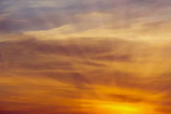 Wolken Zonsopgangen Zonsondergangen Een Zichtbare Massa Van Gecondenseerde Waterdamp Atmosfeer — Stockfoto