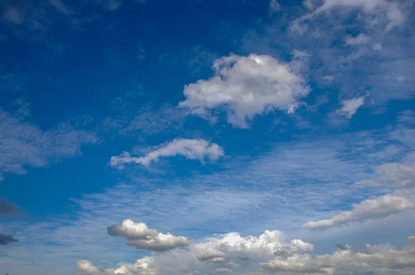 Wolken Eine Sichtbare Masse Kondensiertem Wasserdampf Der Der Atmosphäre Schwimmt — Stockfoto