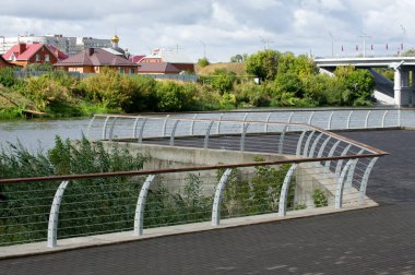 Baywalk. Beach, müstahkem duvar, taş, ahşap ve benzeri. N. ve bu Sahili boyunca sokakta.