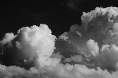 Doku, arka plan. Bulutlar, gökyüzü bir helikopterden fotoğraflandı. yoğun su buharı atmosfer, genellikle yüksek yerden yüzen görünür bir kitle.