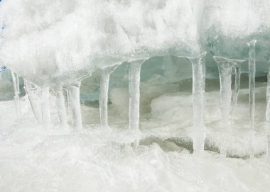 doku. buz. Donmuş buz Nehri üzerinde.