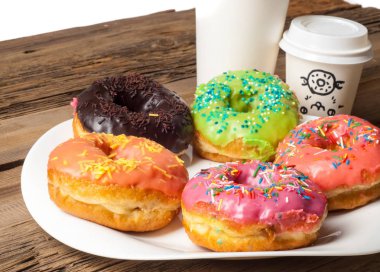 halka, hamur-çocuk, sinker, israf. genellikle bir top ya da halka şeklinde şekerli hamur küçük kızarmış kek.