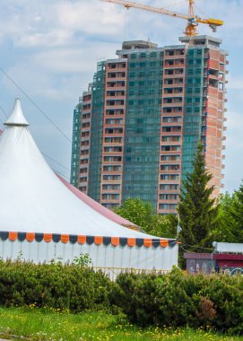 çok katlı bina inşaatı