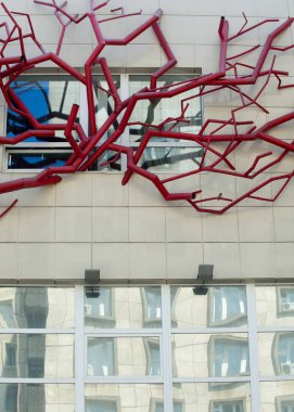 Doku, arka plan. Arka plan. Mimari ve ağaç tasvir binasında borular