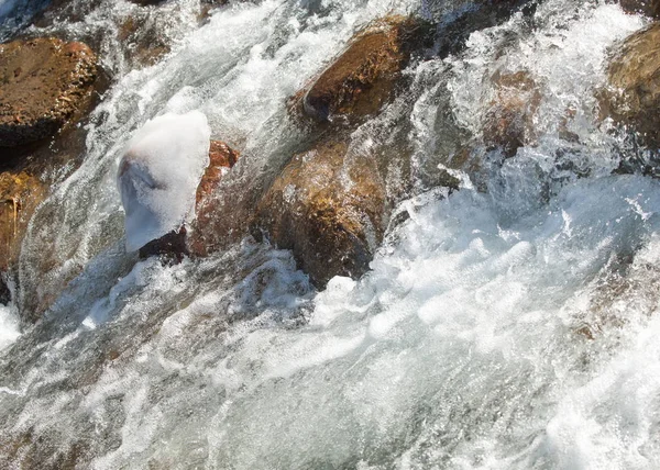 Eau Courante Dans Une Petite Rivière Début Printemps Scène Printemps — Photo