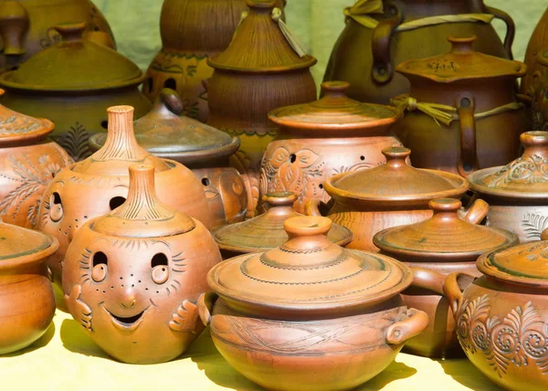 Pottery. pots, dishes, and other articles made of earthenware or — Stock Photo, Image