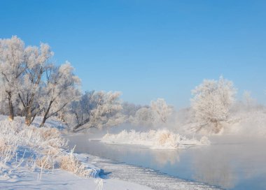 Kış, kış, kış, kış mevsimi, kış uykusuna yatar, yılın en soğuk mevsimi, Aralık 'tan Şubat' a kadar kuzey yarımkürede ve Haziran 'dan Ağustos' a kadar güney yarımkürede.
