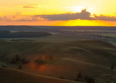 huş ağacı orman manzaralı dağ (gündoğumu gün batımında üzerinden)