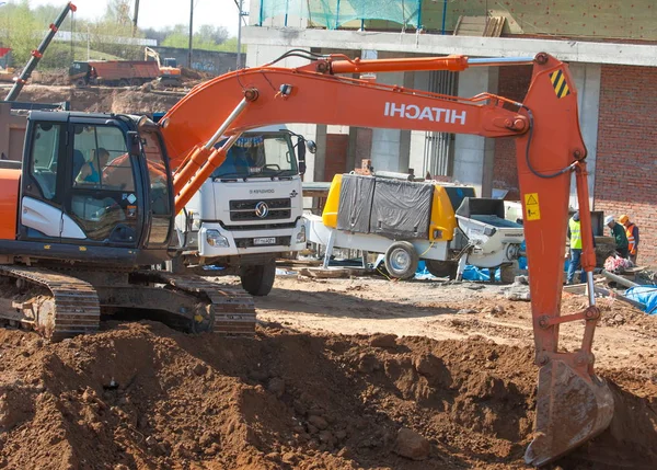 Naberezhnye Chelny Tartaristão Rússia Escavadoras Cavar Poço Construção Construção Desenvolvimento — Fotografia de Stock