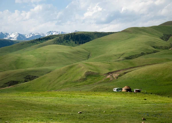 Berg, Berg, Berg. Kasachstan. Das ist nicht der Fall. Hochplateau Stockbild