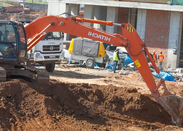 Naberezhnye Chelny Tartaristão Rússia Escavadoras Cavar Poço Construção Construção Desenvolvimento — Fotografia de Stock