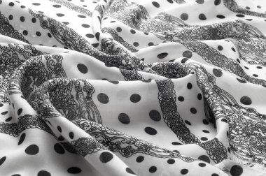 Doku, desen, arka plan. Kumaş Pamuk. Beyaz kumaş, boyalı siyah lekeli, siyah dantel ile. Siyah beyaz Grunge noktalar kumaş - Grungy Polka 