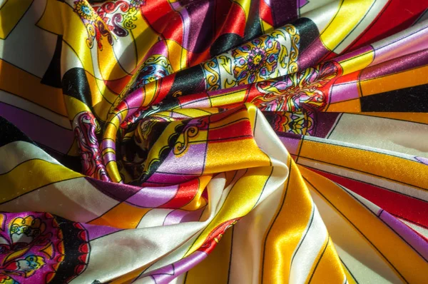 Doku, arka plan, desen. Kumaş ipek soyut desen. Varolan düşüncesinde ya da bir fikir olarak. Yün, pamuk veya benzer fiber yapılmış dokuma veya keçe kumaş.