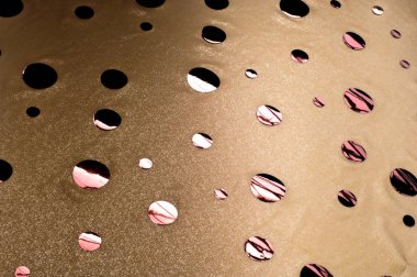 Arka plan doku, çizim. Pembe ayna Pietz Lycra kumaş son parça. 2-şerit lycra elastan gerilme kütlesi. Büyük pembe ayna glitter payetler ile bej arka plan.