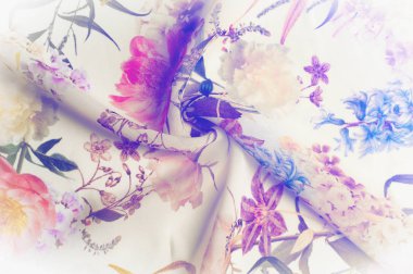 Doku, arka plan, desen. İpek kumaş. Doku pembe ve sarı çiçekler suluboya tekniği ile. Gül, papatya ve Mimoza ile duvar kağıtları. Tebrik kartı. İpek eşarp, şal. Tatil.