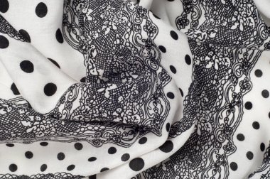 Doku, desen, arka plan. Kumaş Pamuk. Beyaz kumaş, boyalı siyah lekeli, siyah dantel ile. Siyah beyaz Grunge noktalar kumaş - Grungy Polka 