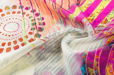 Doku arka plan görüntüsü, soyut desenli ipek kumaş. Renkli ipek kumaş yakın çekim. Filtre uygulanmış tonlu görüntü instagram tarzı. Fotoğraf ipek kumaş. Tekstil tasarımı. Kumaş boyama, boyama batik ipek