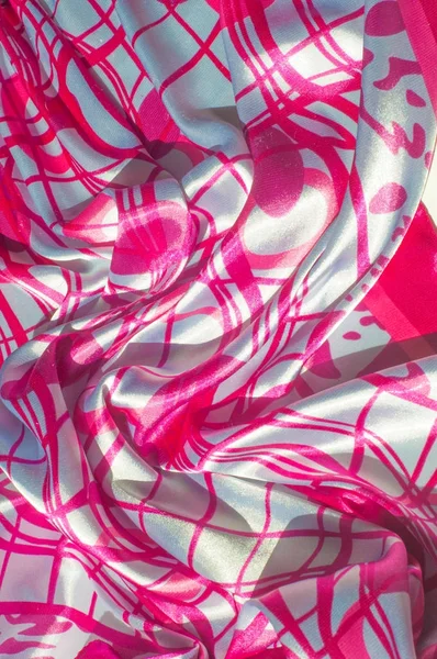 Arka plan doku ipek. Kumaş çelik rengi beyaz, kumaş kırmızı çizgiler ile boyanır. Zerafet ve kenarları karıştırma, bir katı yağlı kırmızı çerçeve içine a ince yapılı çizmek beyaz bir arka plan üzerine düşüyor.