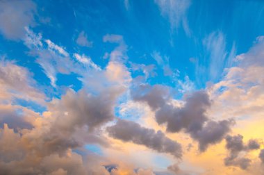 Doku, arka plan, desen. Bulutlara günbatımı (şafak) pastel renkler güzel boyalar