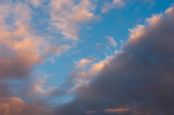 Landschaft Mit Wolkenhimmel Wolken Bei Sonnenuntergang Sonnenaufgang — Stockfoto