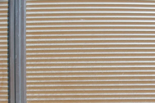 Arka plan deseni, doku. Koruyucu güneşlik - metal, dış, dış. Kapalı güneşlikler için kullanma içinde belgili tanımlık geçmiş. Roller kepenkler, pancurlar