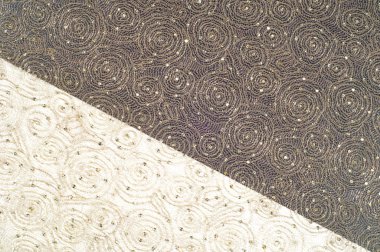 Doku, arka plan, desen. Dantel kumaş bej parıldıyor ile altın. Muhteşem ışıltılı çiçek dantel antik şekerleme renkli Edwardian dönemi ruhu içinde altın metalik iplik ile. 