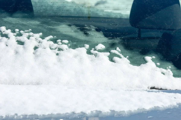 Kış Manzarası Kar Kaplı Araba Güneşli Bir Gün Ağır Frost — Stok fotoğraf