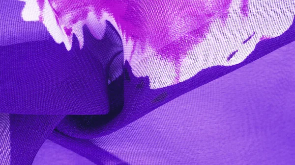 Textura, fondo, tejido de seda azul con un estampado floral rojo. Y... —  Fotos de Stock
