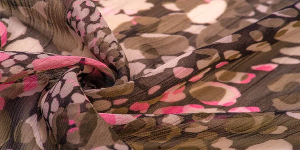 Текстурированный дизайн, шелковая ткань, женский шарф, белые розовые брови — стоковое фото