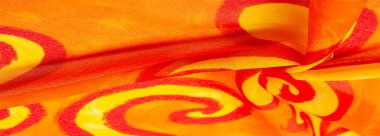 doku ipek, boyalı sarı çiçekler ile kumaş kırmızı arka plan 