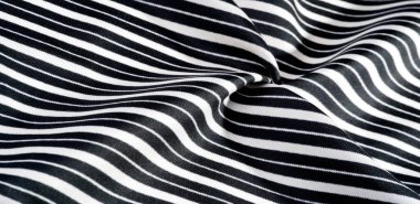  ipek çizgili kumaş. Siyah ve beyaz çizgiler. Bu güzel, s