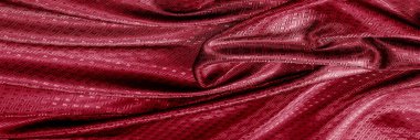 Arka plan dokusu, desen. Küçük kareli kırmızı ipek kumaş. Klasik bir görünüm, bunu tasarımcı koleksiyonunuza ekleyin. Kırmızı bir pist arıyorsan, nasıl gidileceğini öğrenebilirsin..
