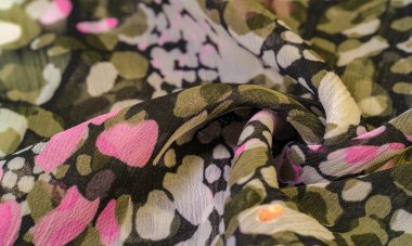 Dokulu tasarım, ipek kumaş, kadın eşarp, beyaz pembe kırmızı kaş