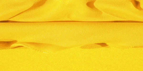 Textura, fundo, tecido de seda, lenço da mulher amarela; D — Fotografia de Stock
