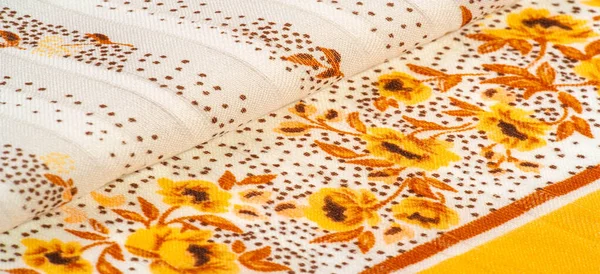 Текстура фон, жіноча хустка. жовті квіти на білому спині — стокове фото