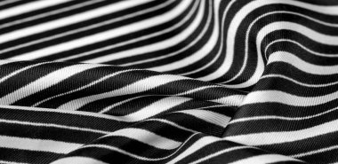  ipek çizgili kumaş. Siyah ve beyaz çizgiler. Bu güzel, s