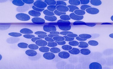 Doku arka plan, mavi polka nokta desenli ipek kumaş. Oluşturmak